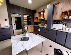 Geylang East Central (D14), Terrace #590666001